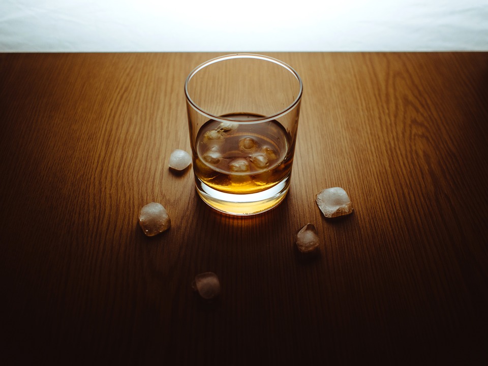 Porque whisky com energético faz mal?
